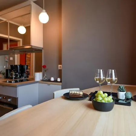 Urban Retreat - Central With Cozy Charm Appartement Boekarest