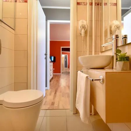 Urban Retreat - Central With Cozy Charm Apartment *