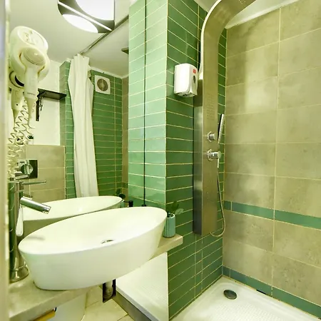 Urban Retreat - Central With Cozy Charm דירה *
