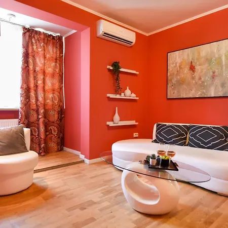 Apartament Urban Retreat - Central With Cozy Charm *