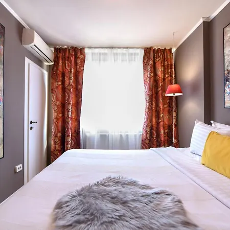 Urban Retreat - Central With Cozy Charm בוקרשט
