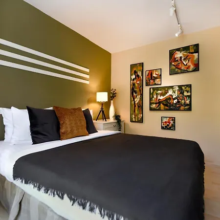 Urban Retreat - Central With Cozy Charm *