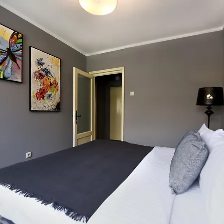 Апартаменты Urban Retreat - Central With Cozy Charm Бухарест