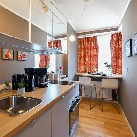 Апартаменты Urban Retreat - Central With Cozy Charm *