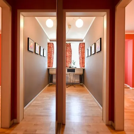 Urban Retreat - Central With Cozy Charm Апартаменты Бухарест