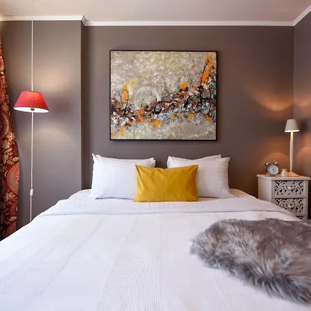 Urban Retreat - Central With Cozy Charm Апартаменты Бухарест